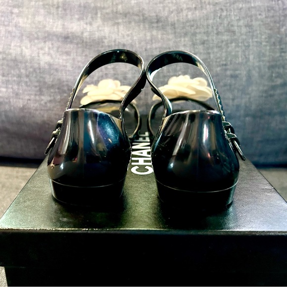 CHANEL Black, White Flower Open-Toe Jellies, S37, With Original Box & Booklet - Picture 7 of 10